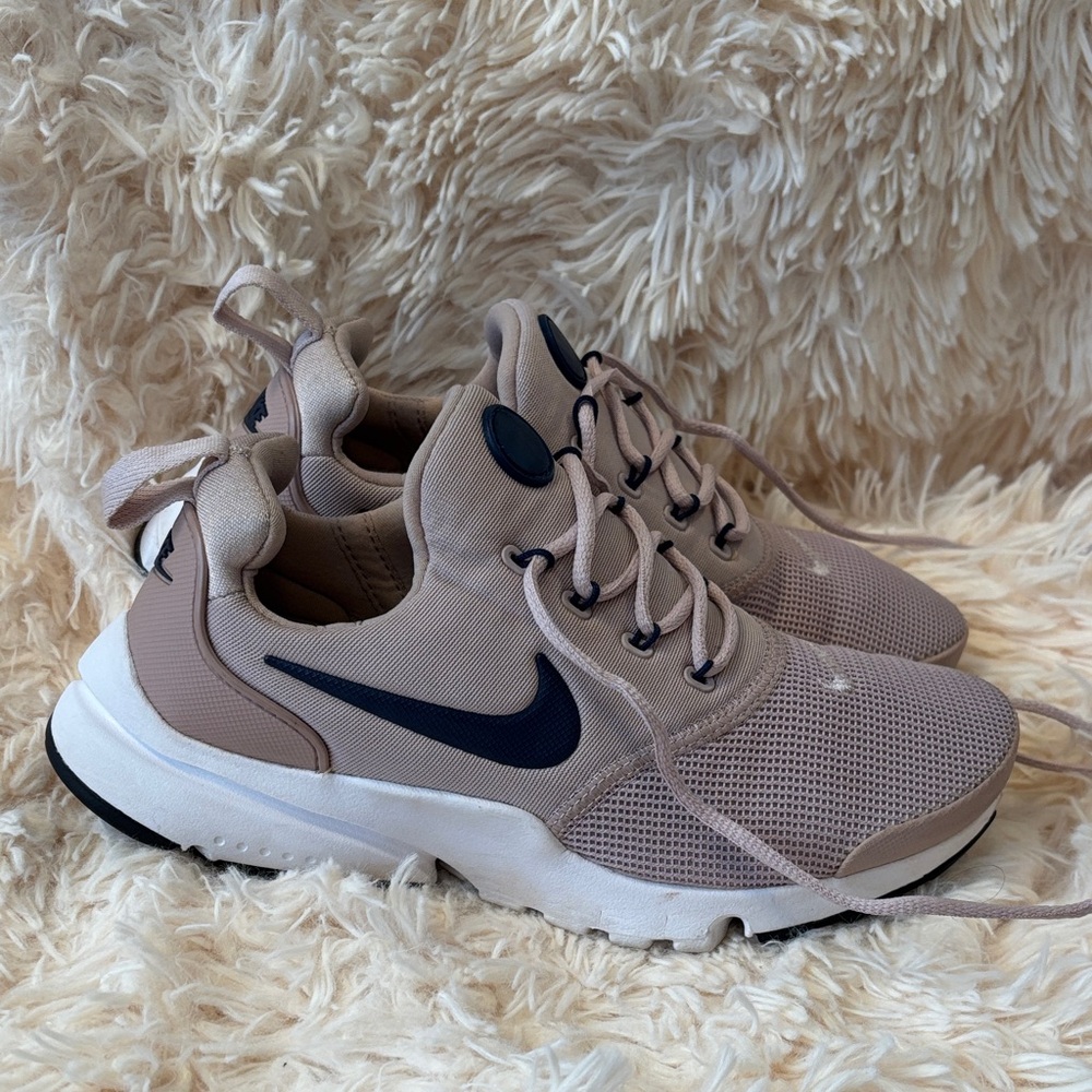 Nike Women's pastel purple and navy Sneakers